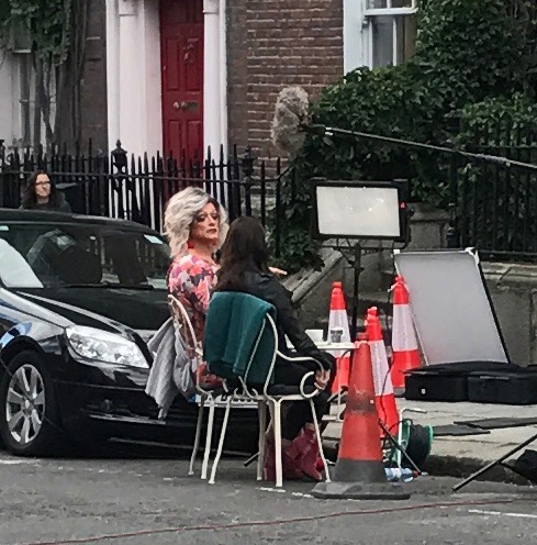 Simon behindthescenes 735x496 D2